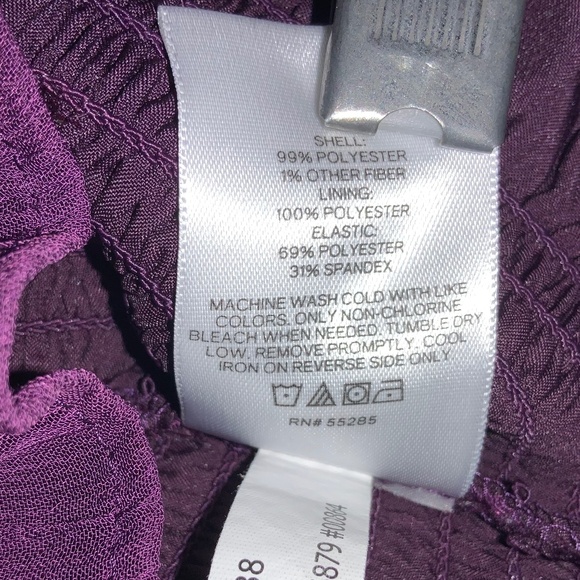 Express smocked bodice top Sz S puff sleeves ruffle hem metallic detail - Picture 6 of 7